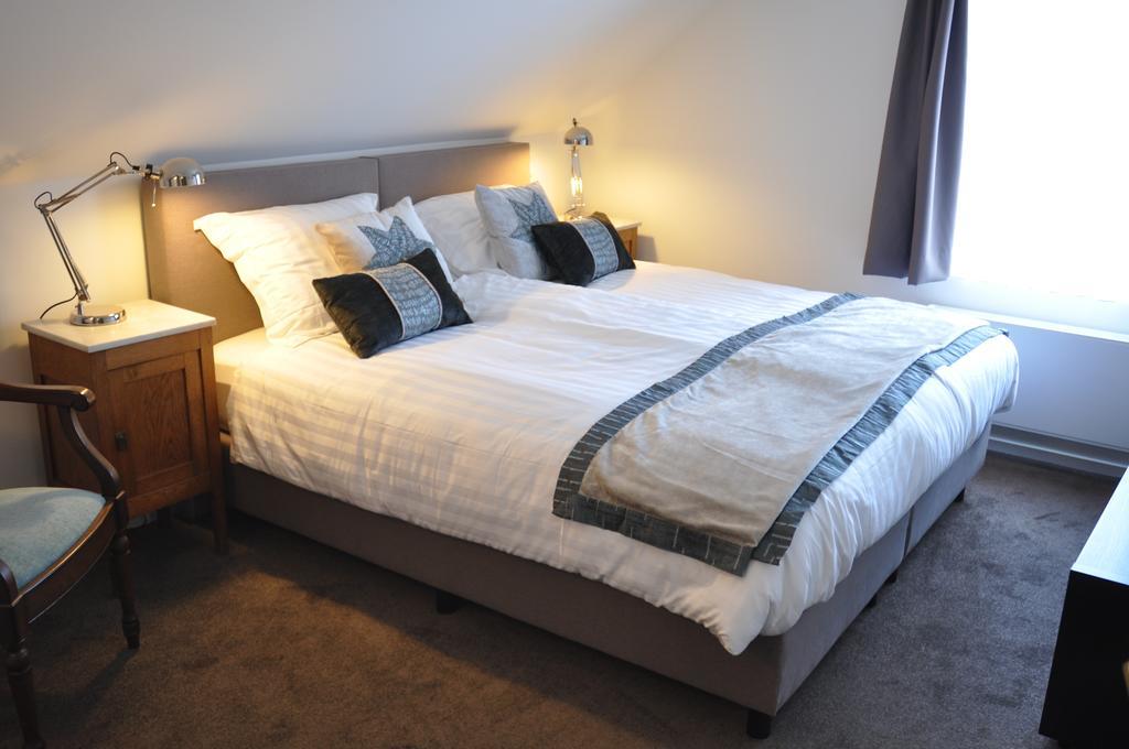 Walnut Lodge Bed & Breakfast Noorbeek Room photo
